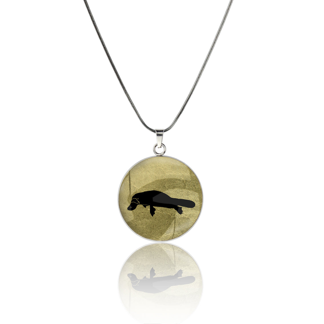 PLATYPUS CIRCLE PENDANT ON A CHAIN NECKLACE - MFY184S - on Satchel