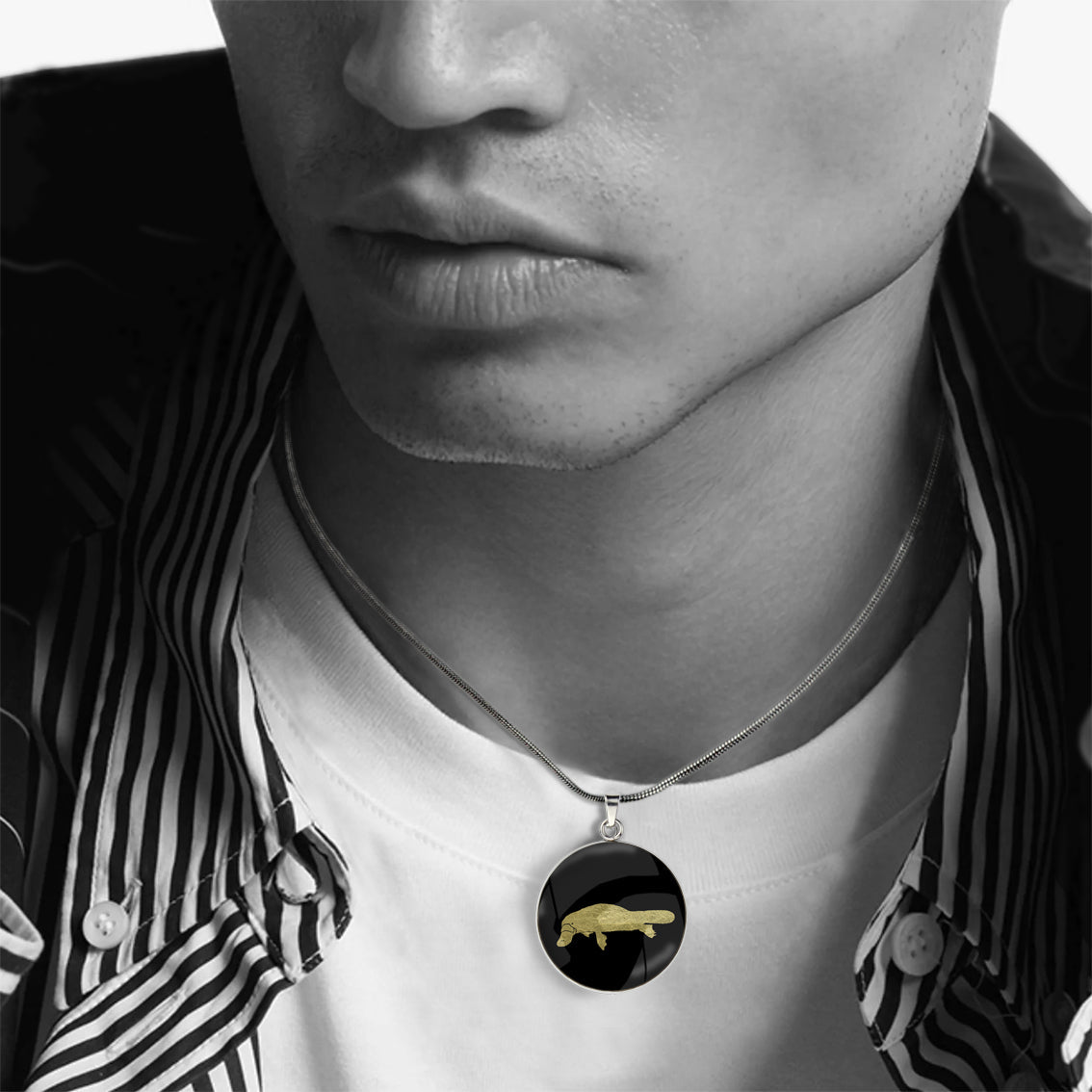 PLATYPUS CIRCLE PENDANT ON A CHAIN NECKLACE - MFY184S - on Satchel