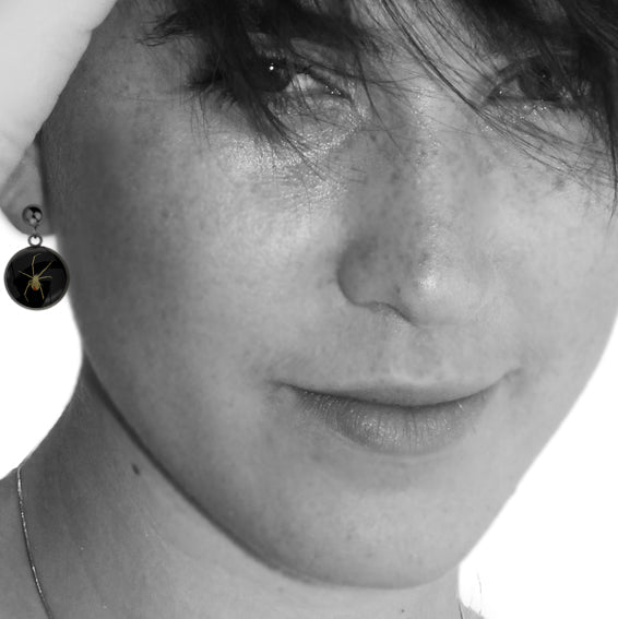 REDBACK DANGLE DROP CIRCLE EARRINGS - MFY199 - in Circle Box