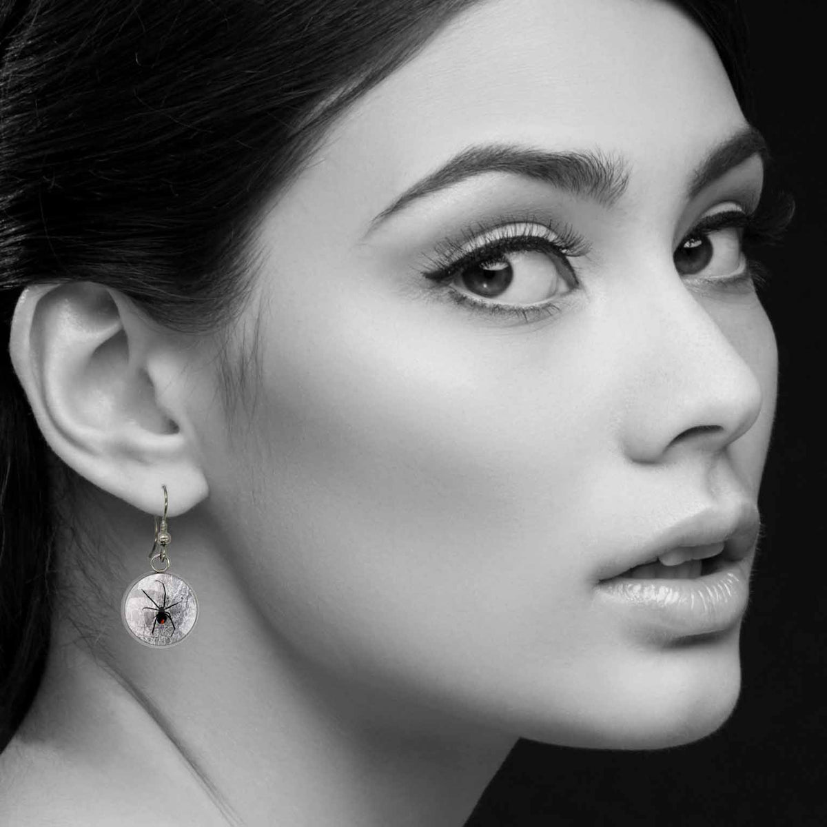 REDBACK DANGLE DROP CIRCLE EARRINGS - MFY199S - on Satchel