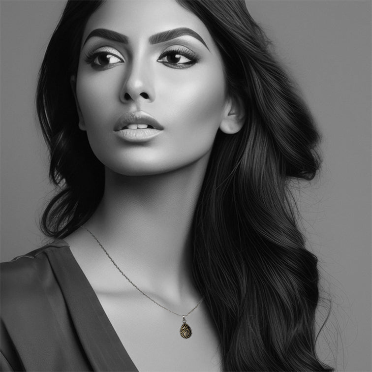 SARAH GOLD AND BLACK XS DROP PENDANT ON A CHAIN NECKLACE - SD418S - on Satchel