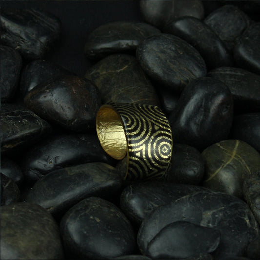 SARAH GOLD AND BLACK ADJUSTABLE WIDE BRACELET - D186