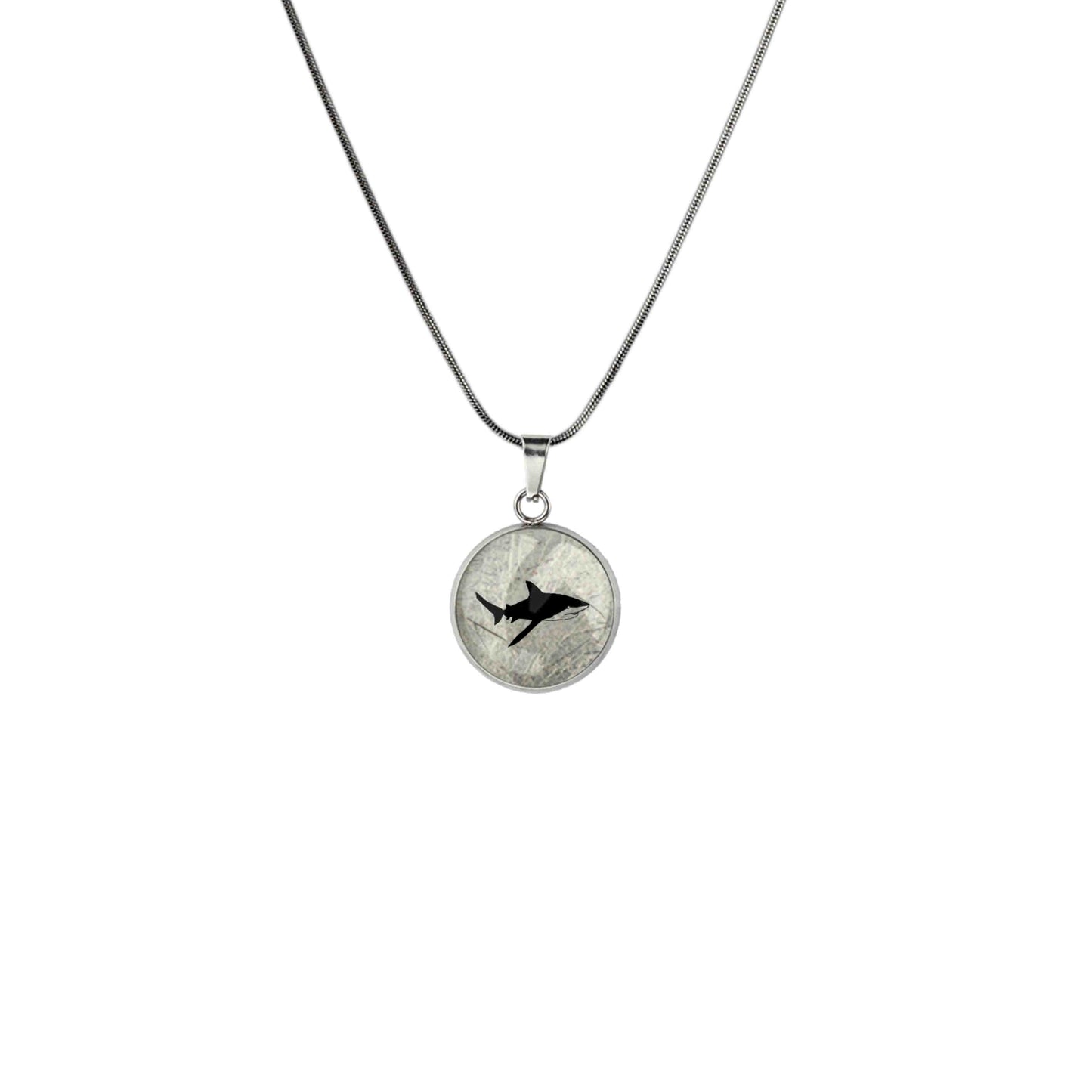 SHARK XS CIRCLE PENDANT ON A CHAIN NECKLACE - MFY272 - in Circle Box