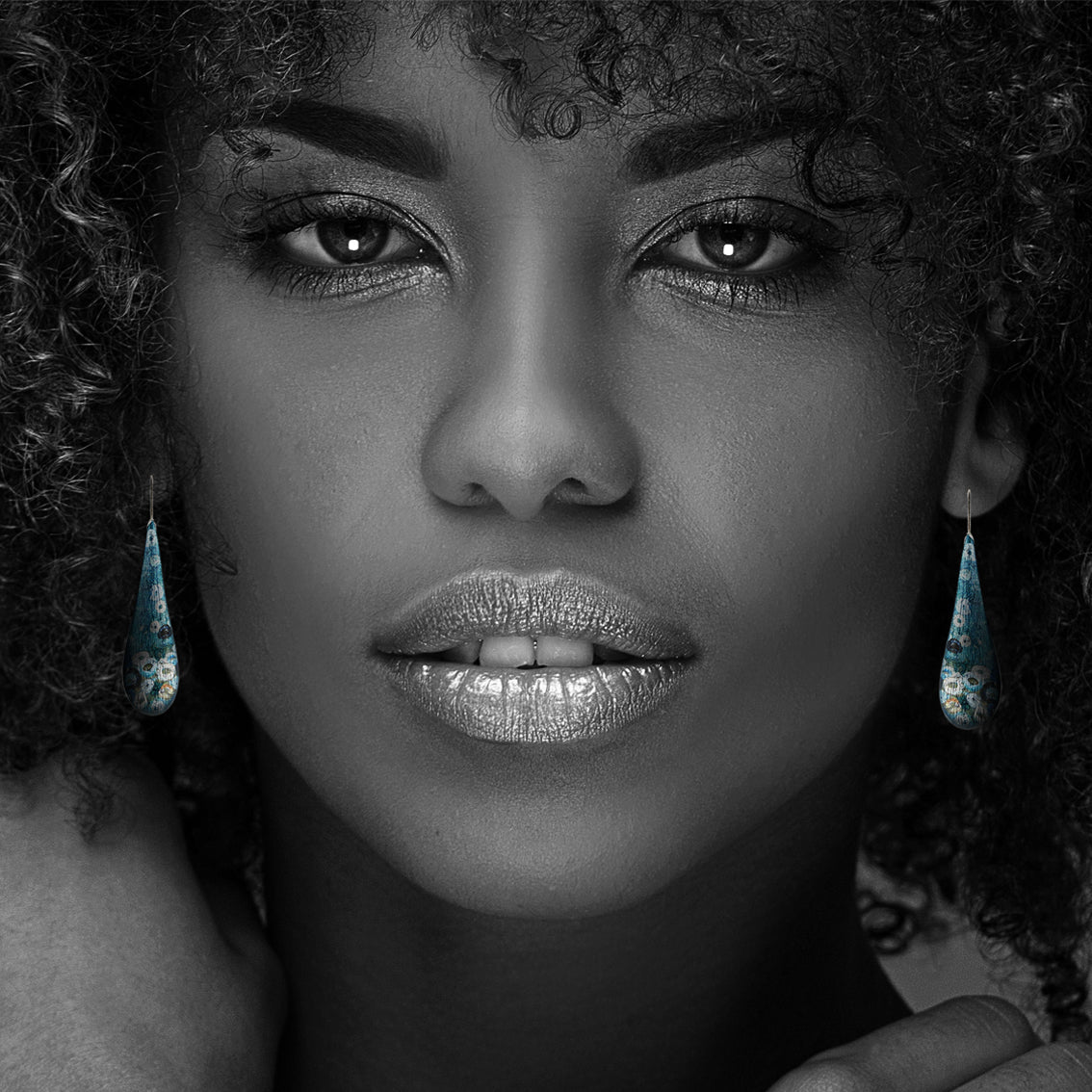 DANDLE DROP BRUSH LARGE BLUE EARRINGS - SD153