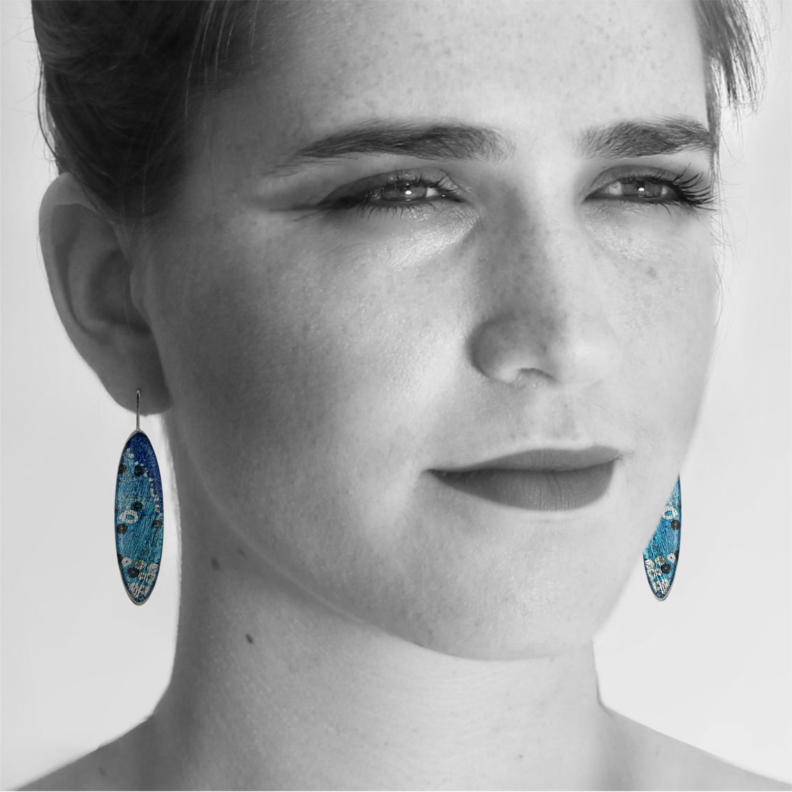 DANDLE DROP BRUSH LONG BLUE EARRINGS - SD152