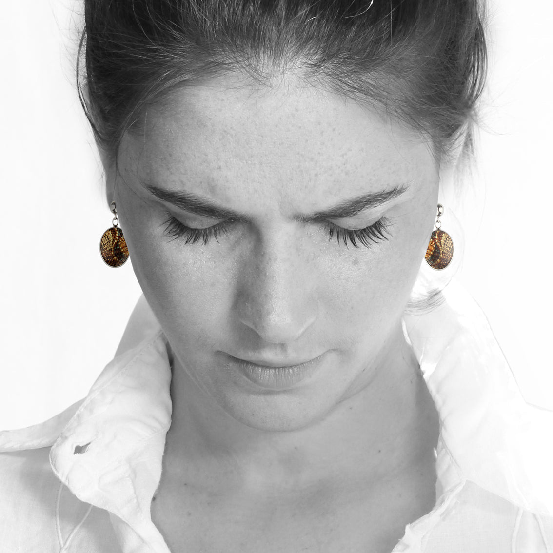 DANDLE DROP TESS CIRCLE ORANGE EARRINGS - SD173 - in Circle Box