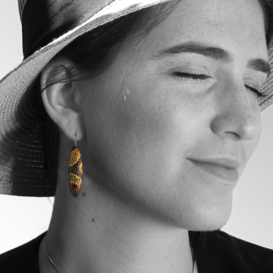 DANDLE DROP TESS LONG ORANGE EARRINGS - SD174