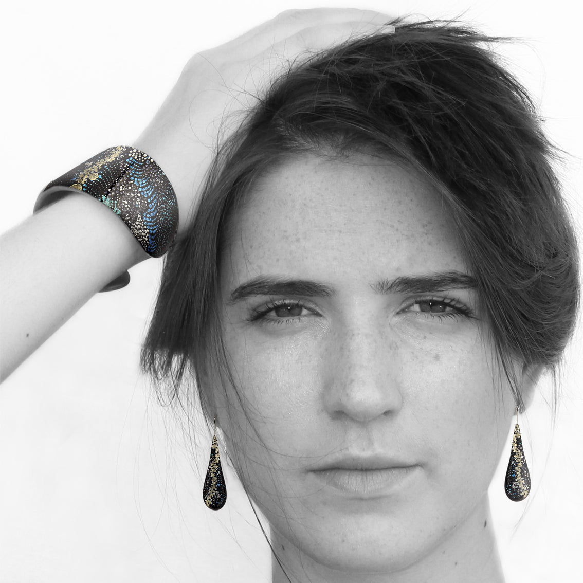 WENDY BLACK ADJUSTABLE WIDE BRACELET - SD143