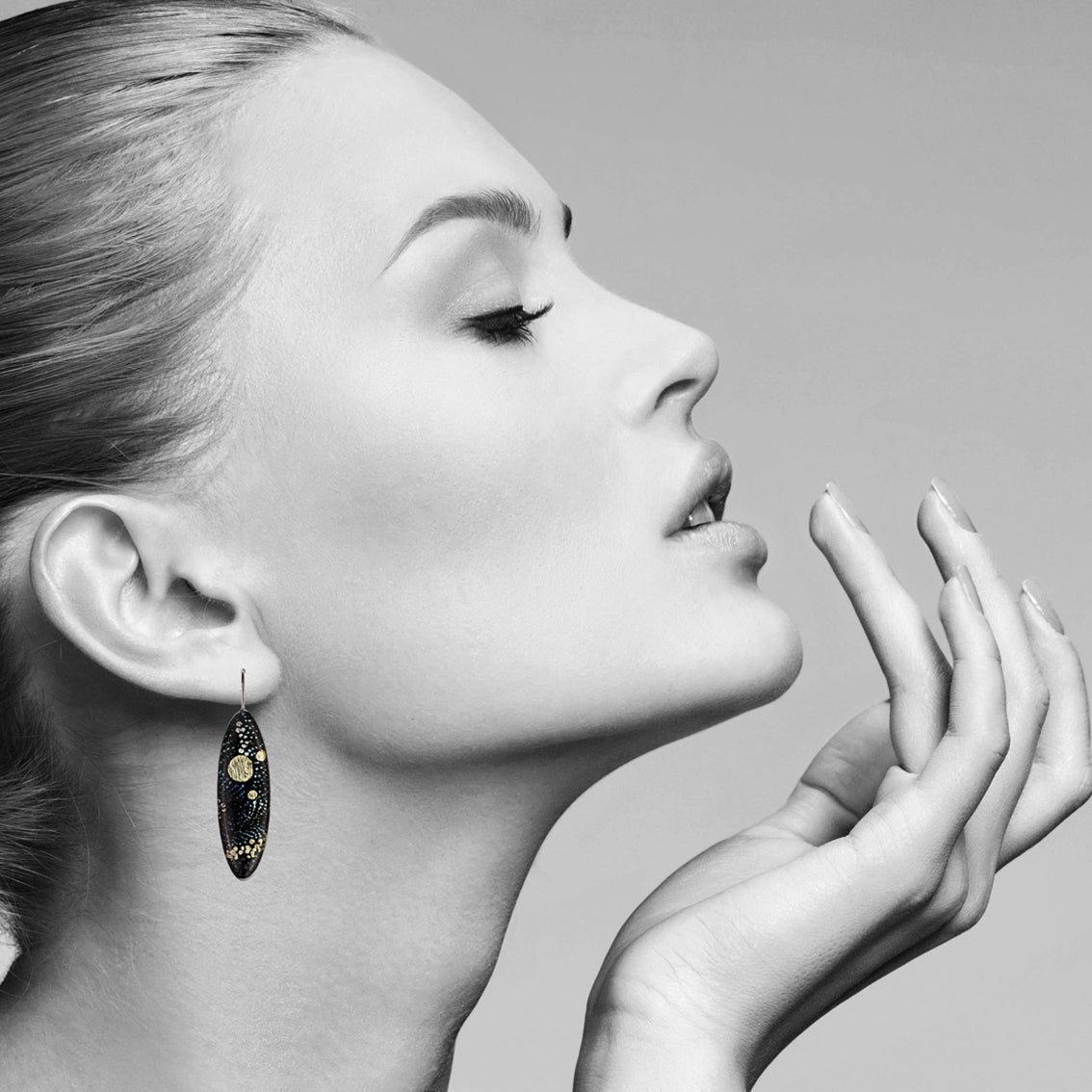 DANDLE DROP WENDY LONG BLACK EARRINGS - SD129