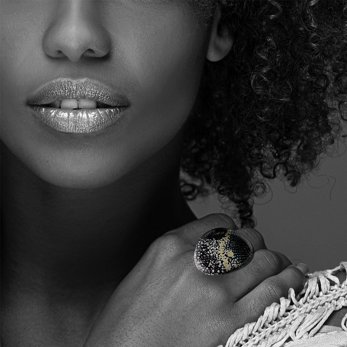 WENDY BLACK STATEMENT ADJUSTABLE RING - SD145