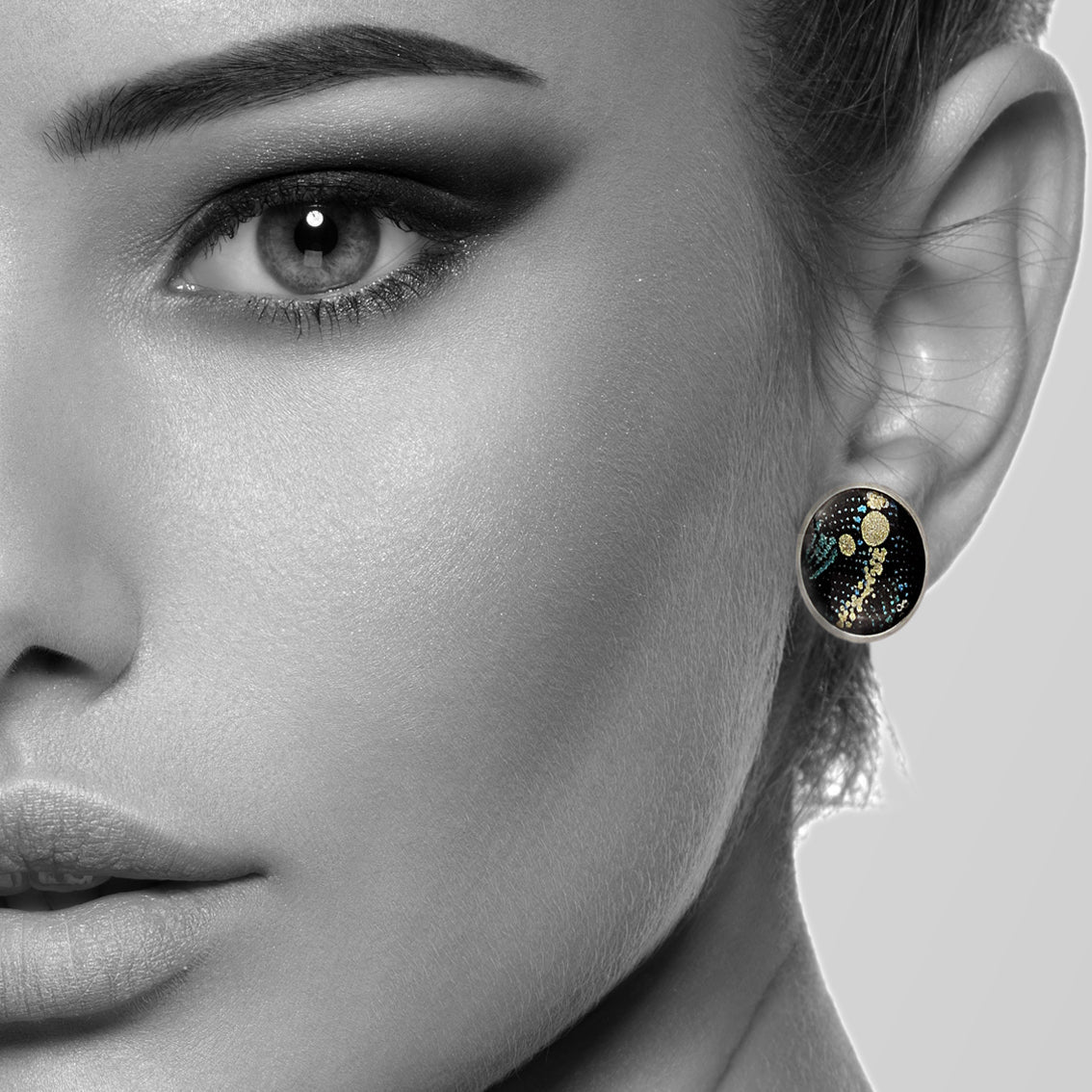 WENDY BLACK STUD EARRINGS - SD126 - in Circle Box