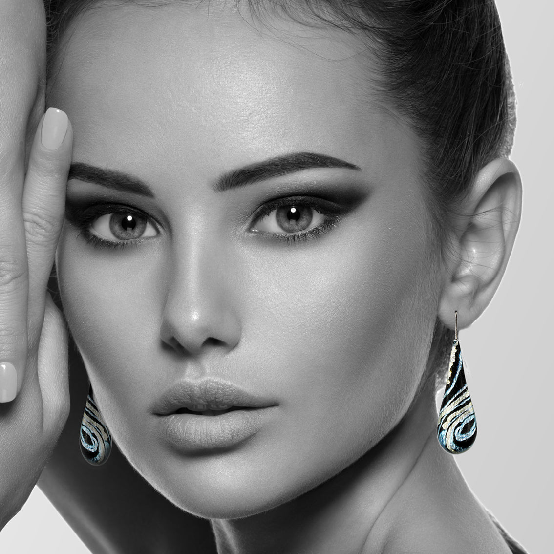 DANDLE DROP WENDY LARGE BLUE EARRINGS - SD107