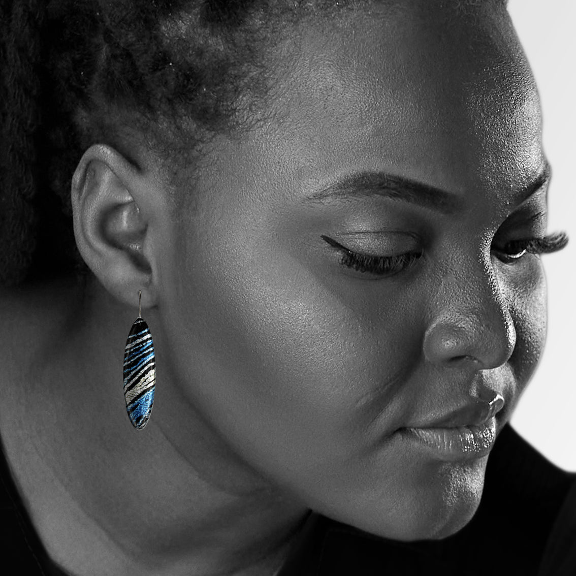 DANDLE DROP WENDY LONG BLUE EARRINGS - SD106