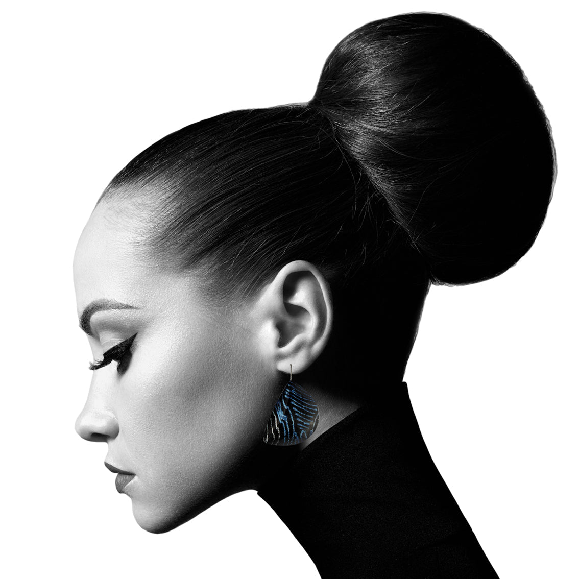 DANDLE DROP WENDY MOON SHAPE BLUE EARRINGS - SD108