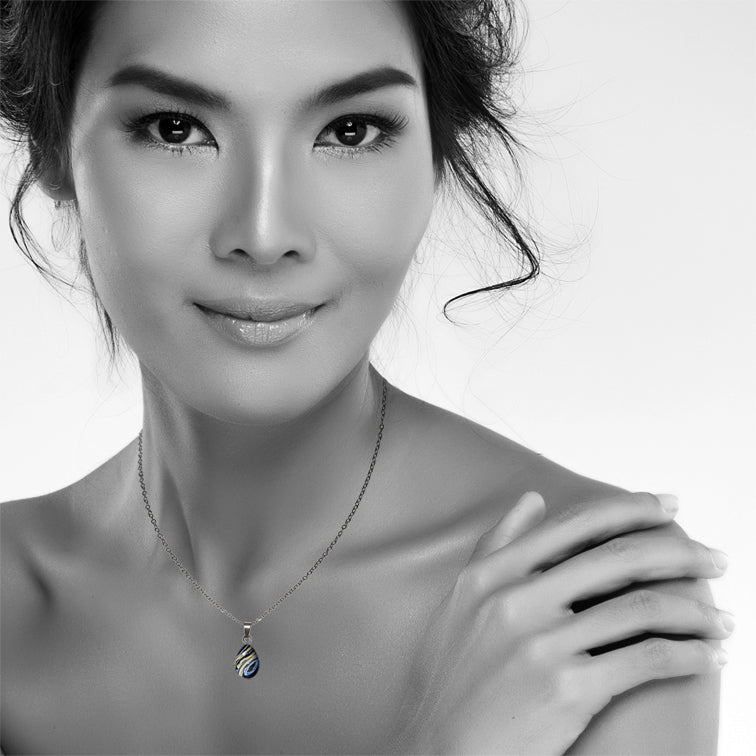 WENDY BLUE XS DROP PENDANT ON A CHAIN NECKLACE - SD423 - in Circle Box