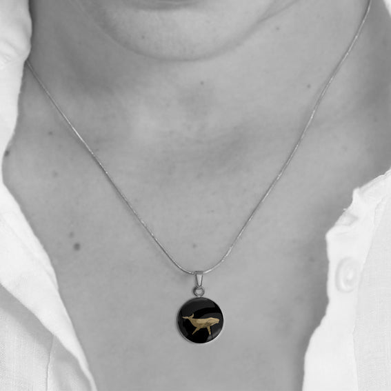 WHALE XS CIRCLE PENDANT ON A CHAIN NECKLACE - MFY166S - on Satchel