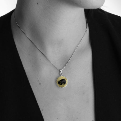 WOMBAT XS CIRCLE PENDANT ON A CHAIN NECKLACE - MFY248 - in Circle Box