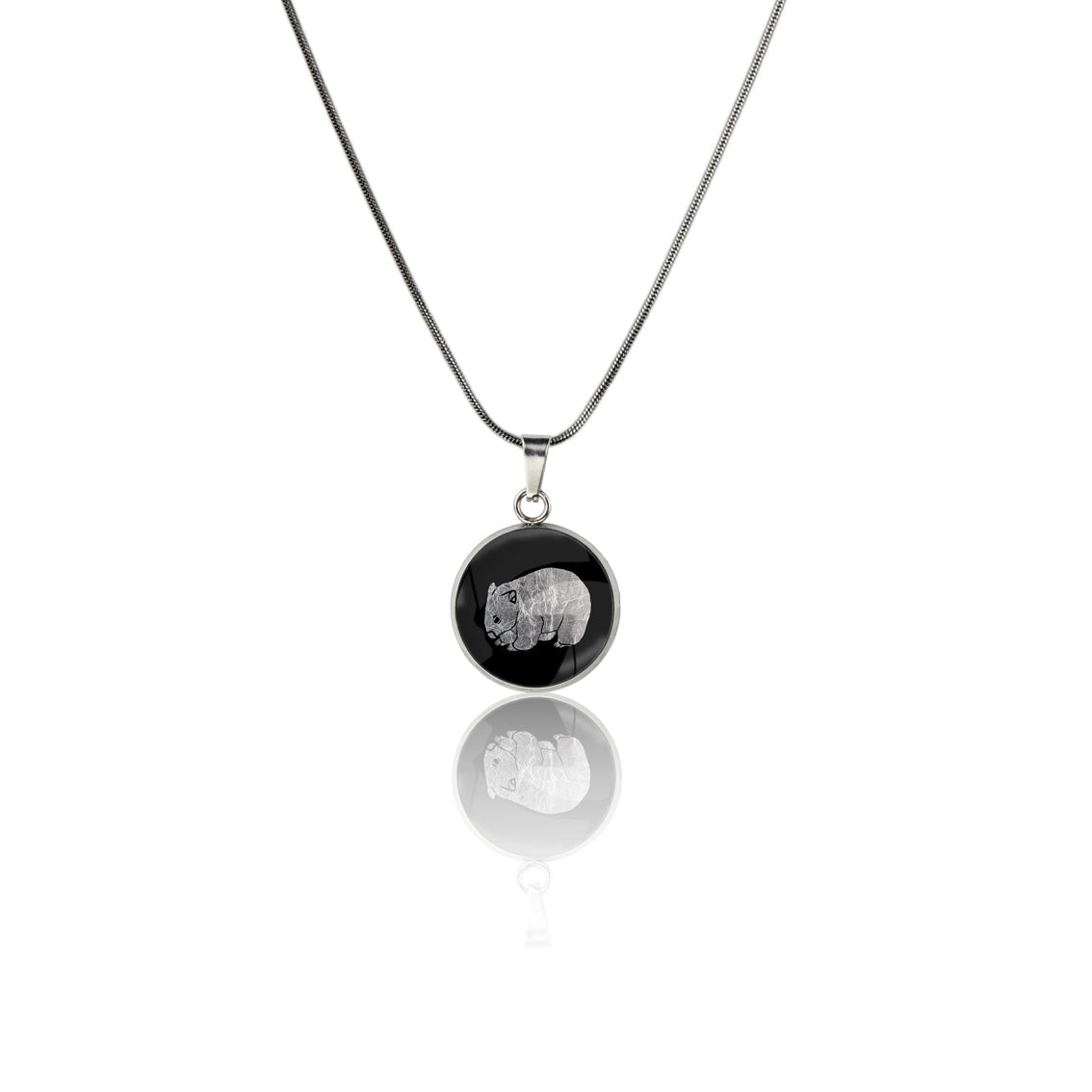 WOMBAT XS CIRCLE PENDANT ON A CHAIN NECKLACE - MFY248 - in Circle Box