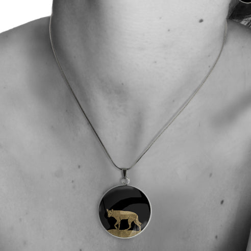 DINGO CIRCLE PENDANT ON A CHAIN NECKLACE - MFY210S - on Satchel