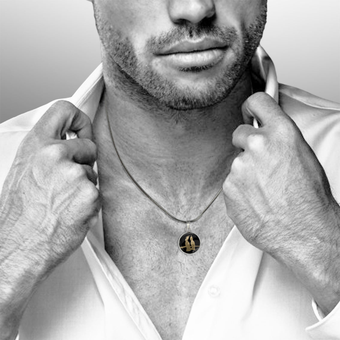 COCKATOO COUPLE XS CIRCLE PENDANT ON A CHAIN NECKLACE - MFY229 - in Circle Box